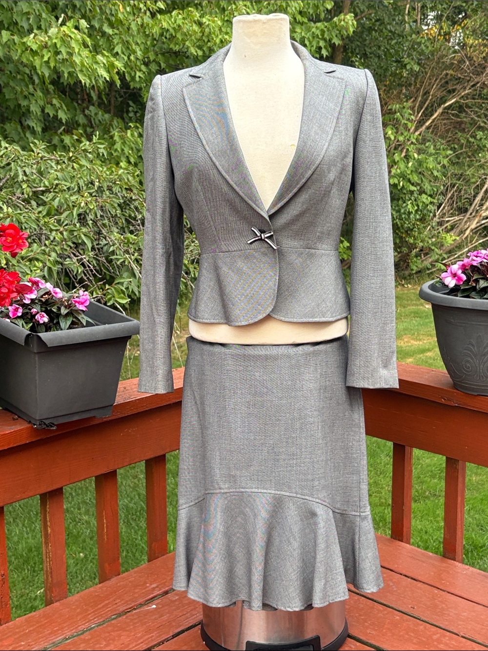 NWOT Tahari Gray Skirt Suit